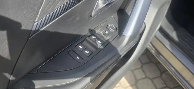 Peugeot 2008 view 13