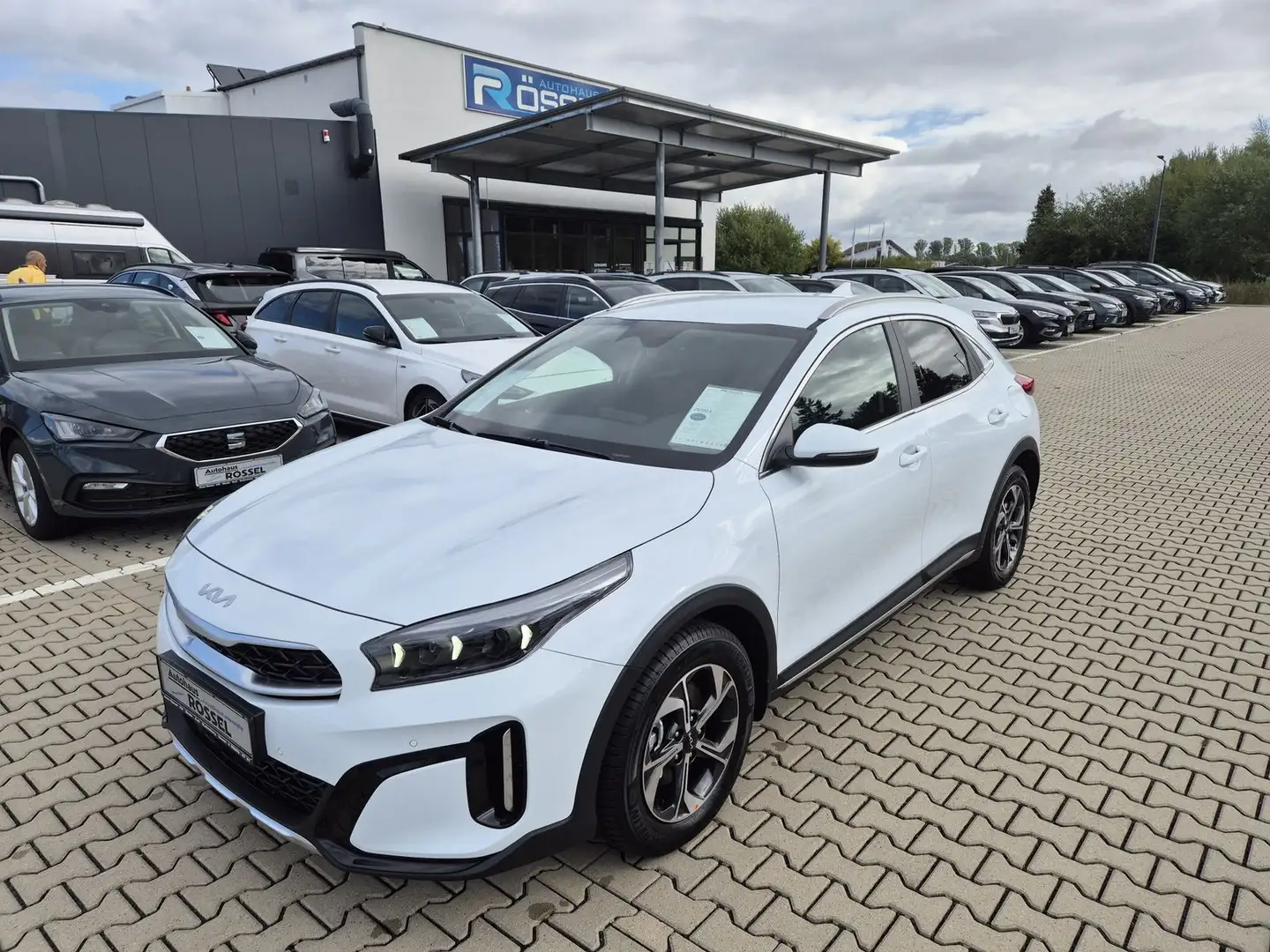 Kia XCeed 1.6 T-GDI Exclusive Alu 16" Automatik Navi Weiß - 1