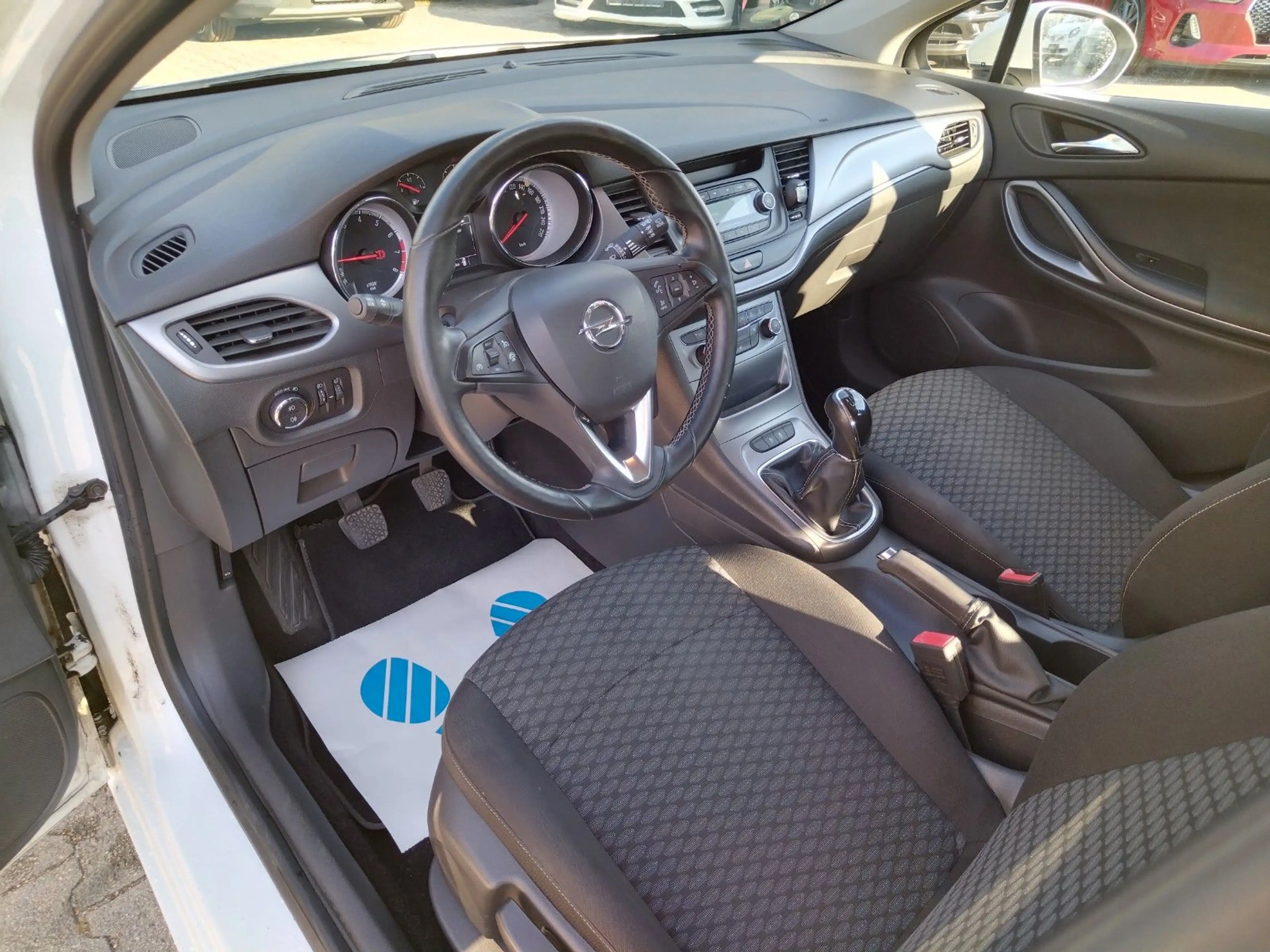 Opel Astra K Lim. 5-trg. +KLIMA+SHZ+AHK+TÜV/NEU — photo 10