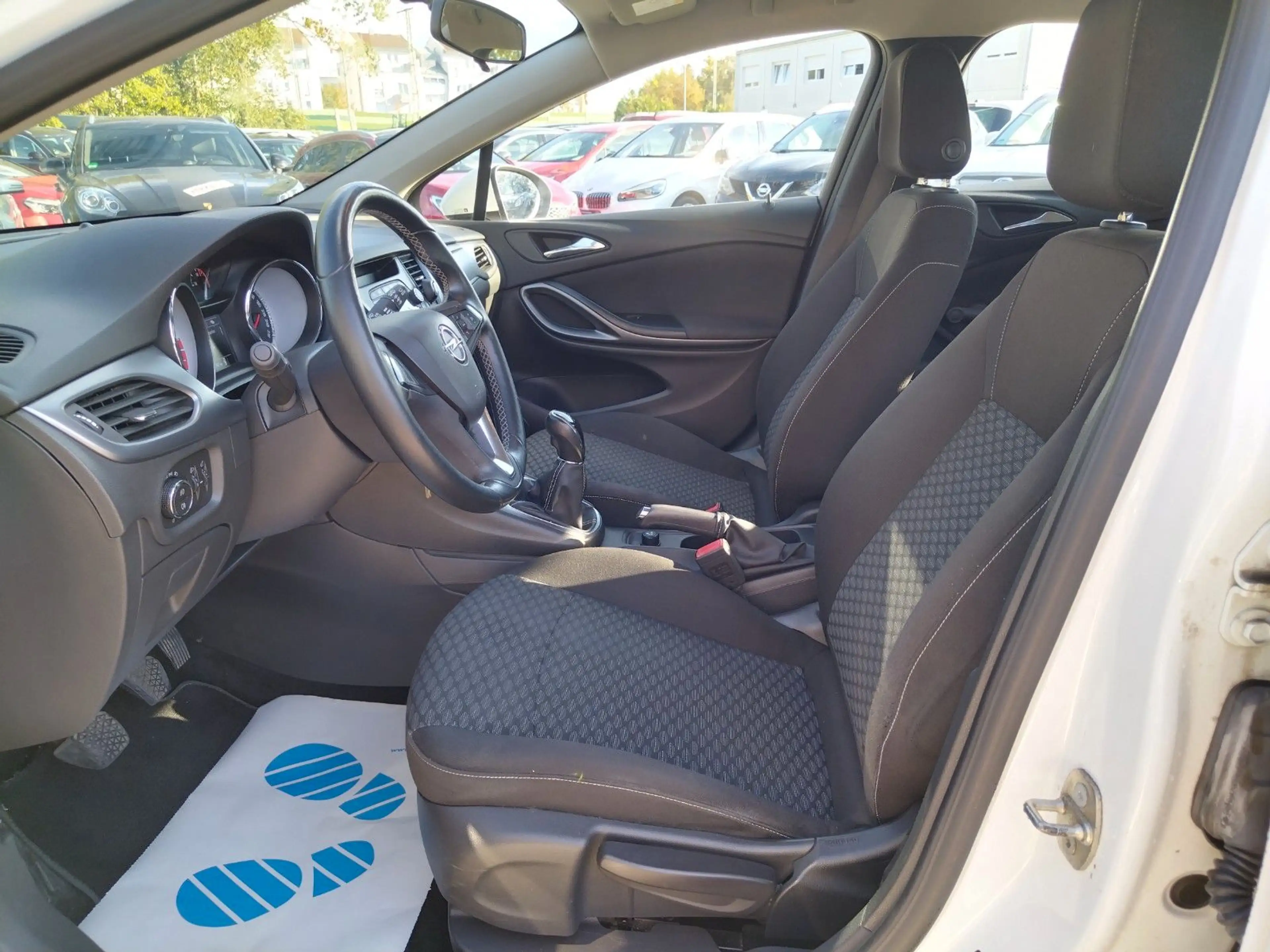 Opel Astra K Lim. 5-trg. +KLIMA+SHZ+AHK+TÜV/NEU — photo 9