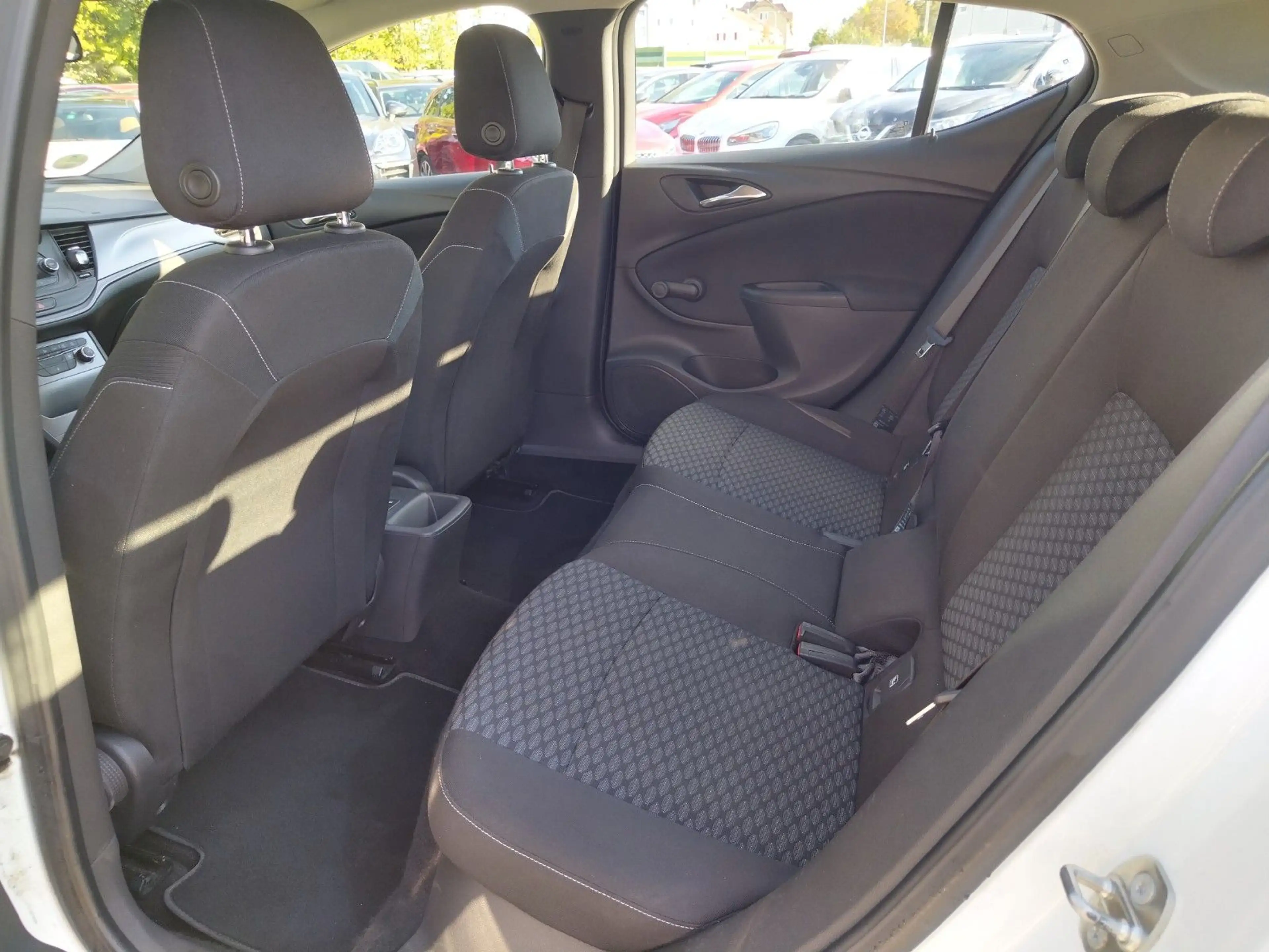 Opel Astra K Lim. 5-trg. +KLIMA+SHZ+AHK+TÜV/NEU — photo 11