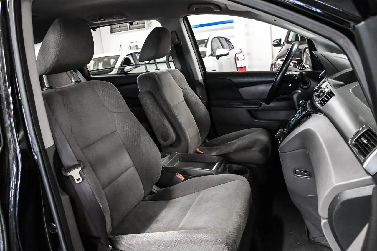Honda Odyssey снимка Honda Odyssey