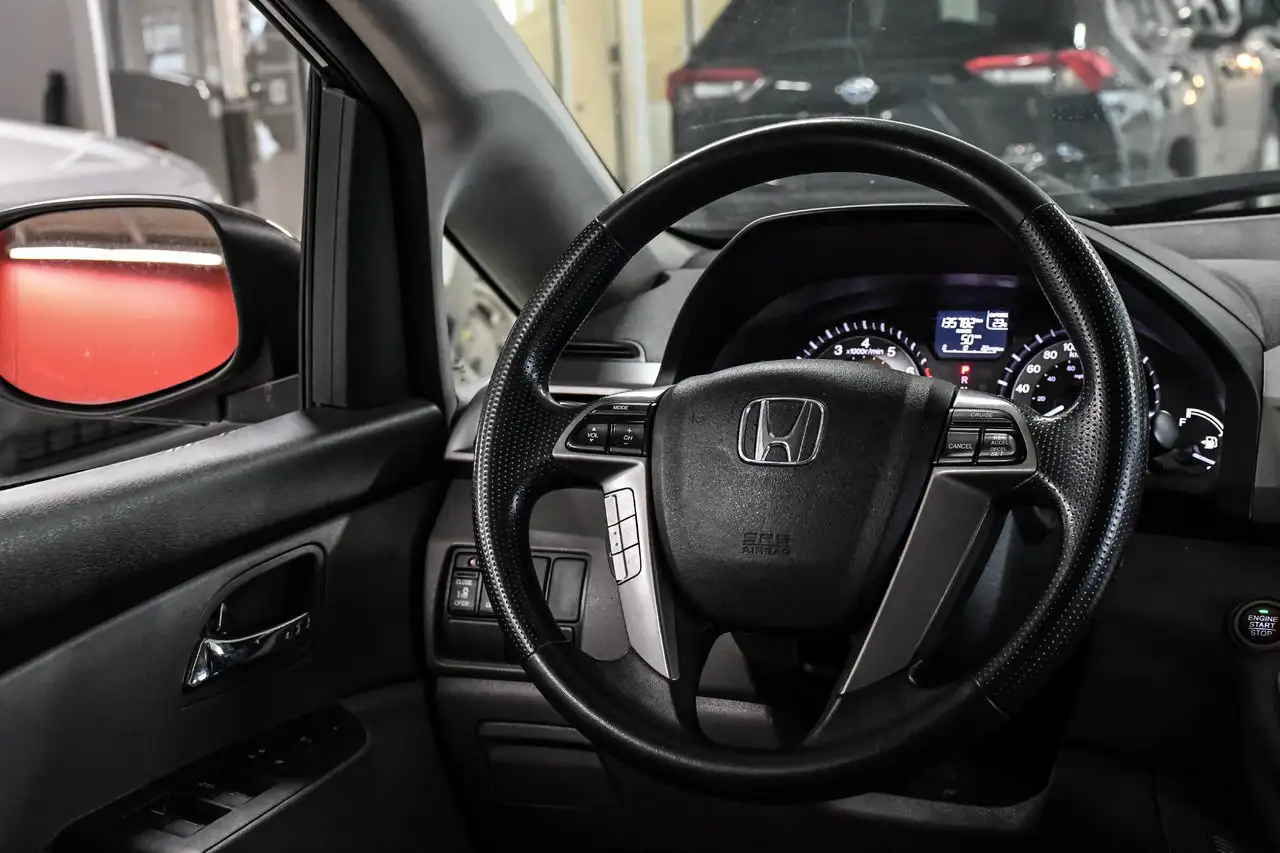 Honda Odyssey снимка Honda Odyssey