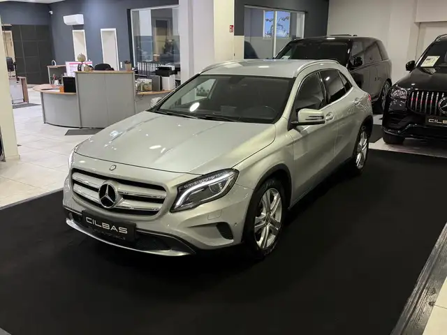 Mercedes-Benz GLA 220 d 7G URBAN*BI XENON*SHZ*NAVI*TEMP*