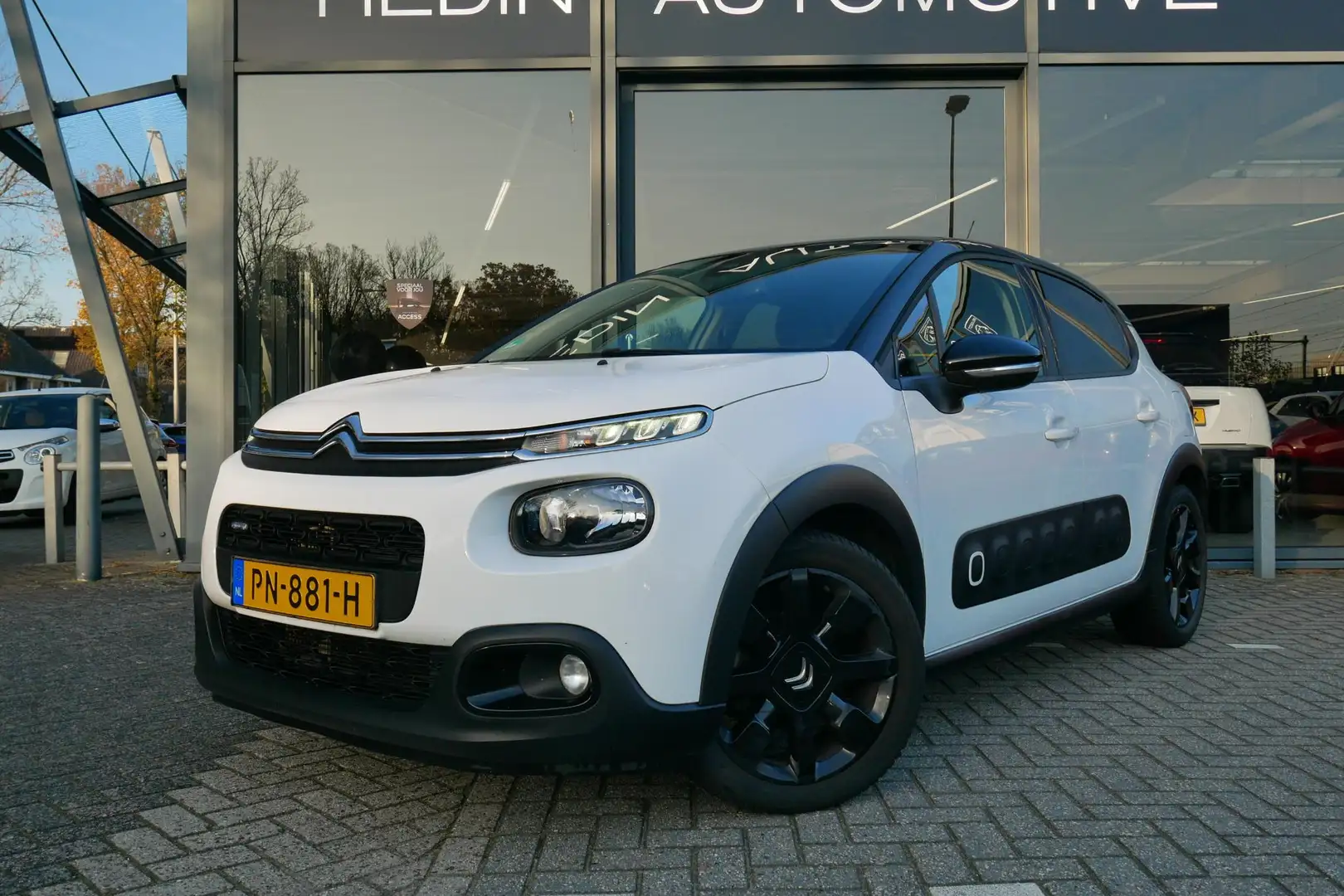 Citroen C3 1.2 110PK Automaat Shine | Trekhaak | Navigatie | Blanc - 2