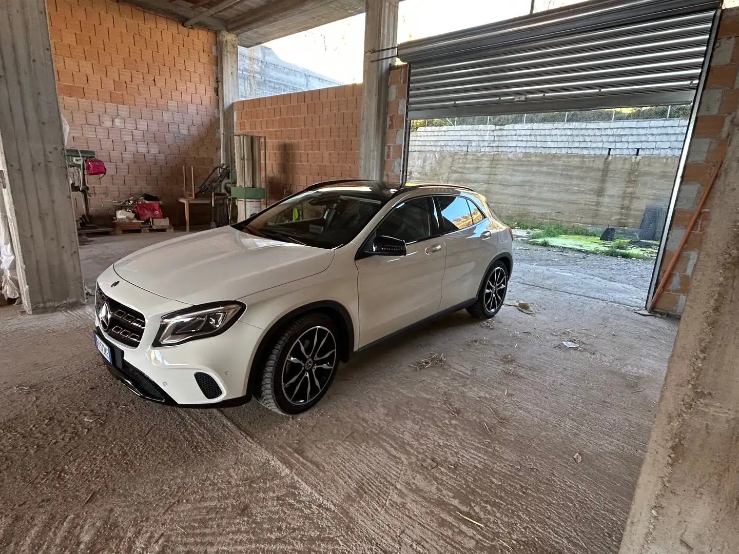 Mercedes-Benz GLA 220 d Sport auto Bianco - 2