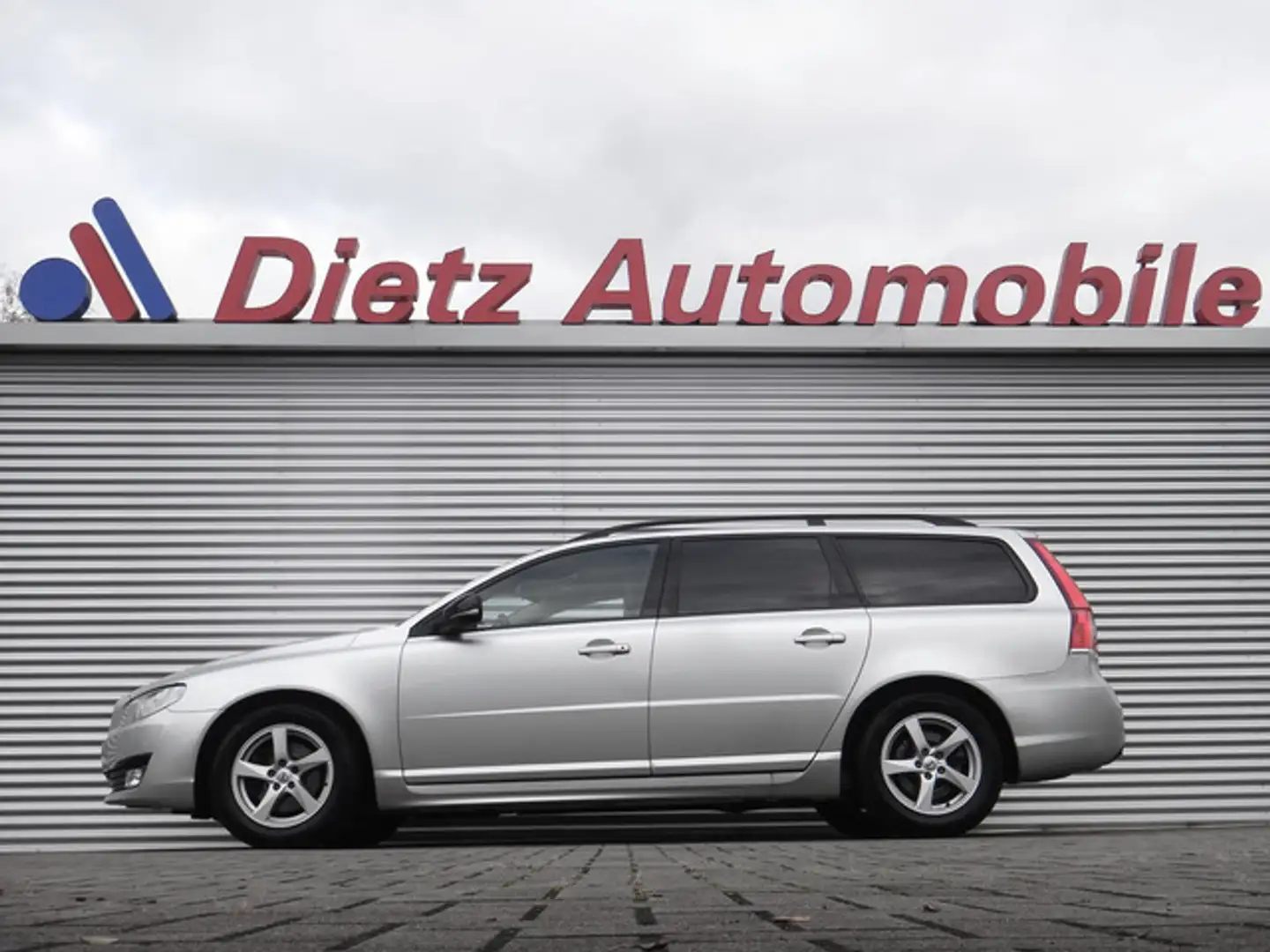 Volvo V70 2.0 Linje Svart Gerne Finanzierung+++ Argintiu - 1