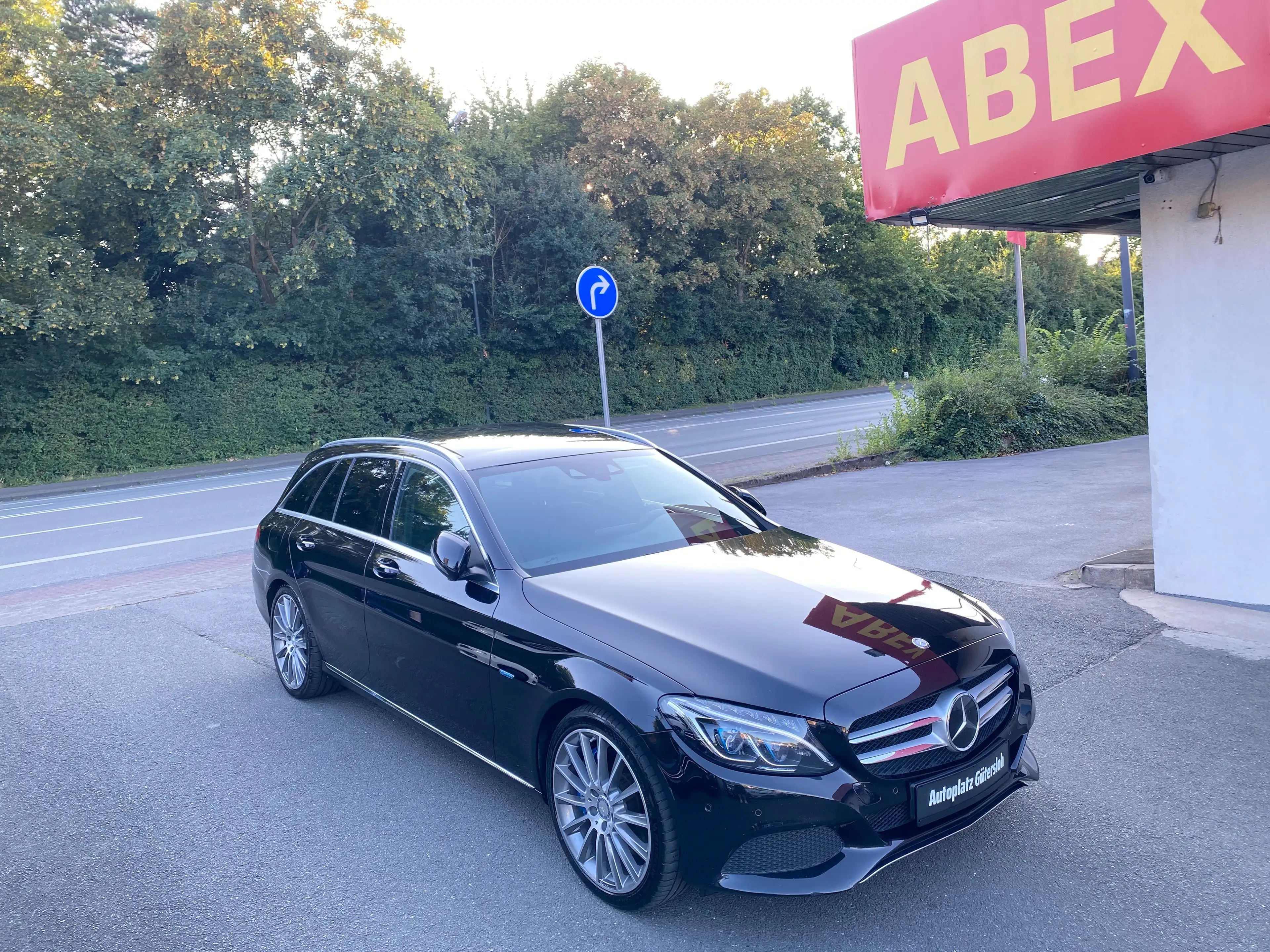 Mercedes-Benz C 350 C 350 e T 7G-TRONIC Avantgarde AHK LED PANORAMADACH AMG KAMERA NAVI — photo 2