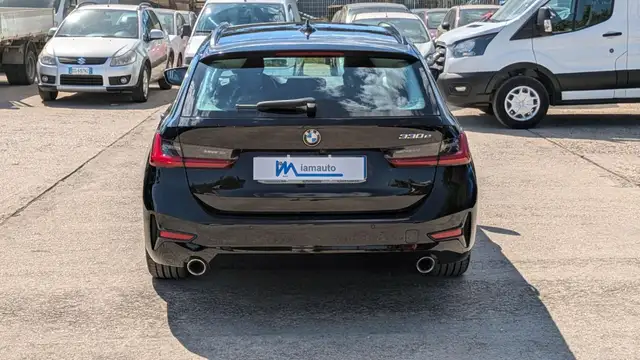 BMW 3 Series view 5