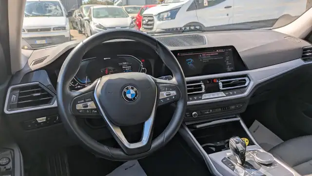 BMW 3 Series view 7