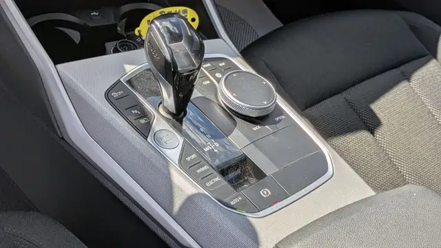 BMW 3 Series view 13