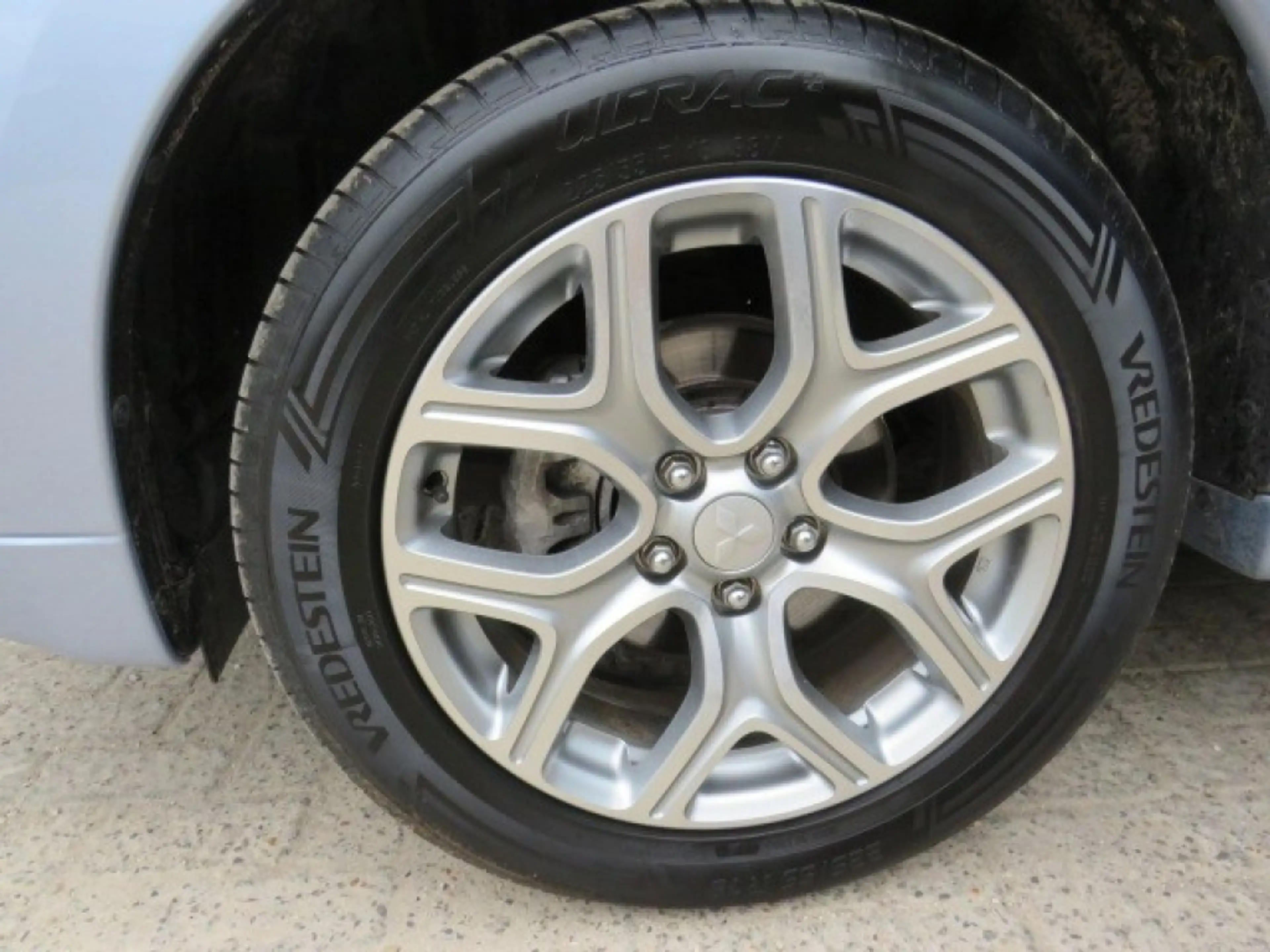 Mitsubishi Outlander 2.0 PHEV INTENSE + — photo 8
