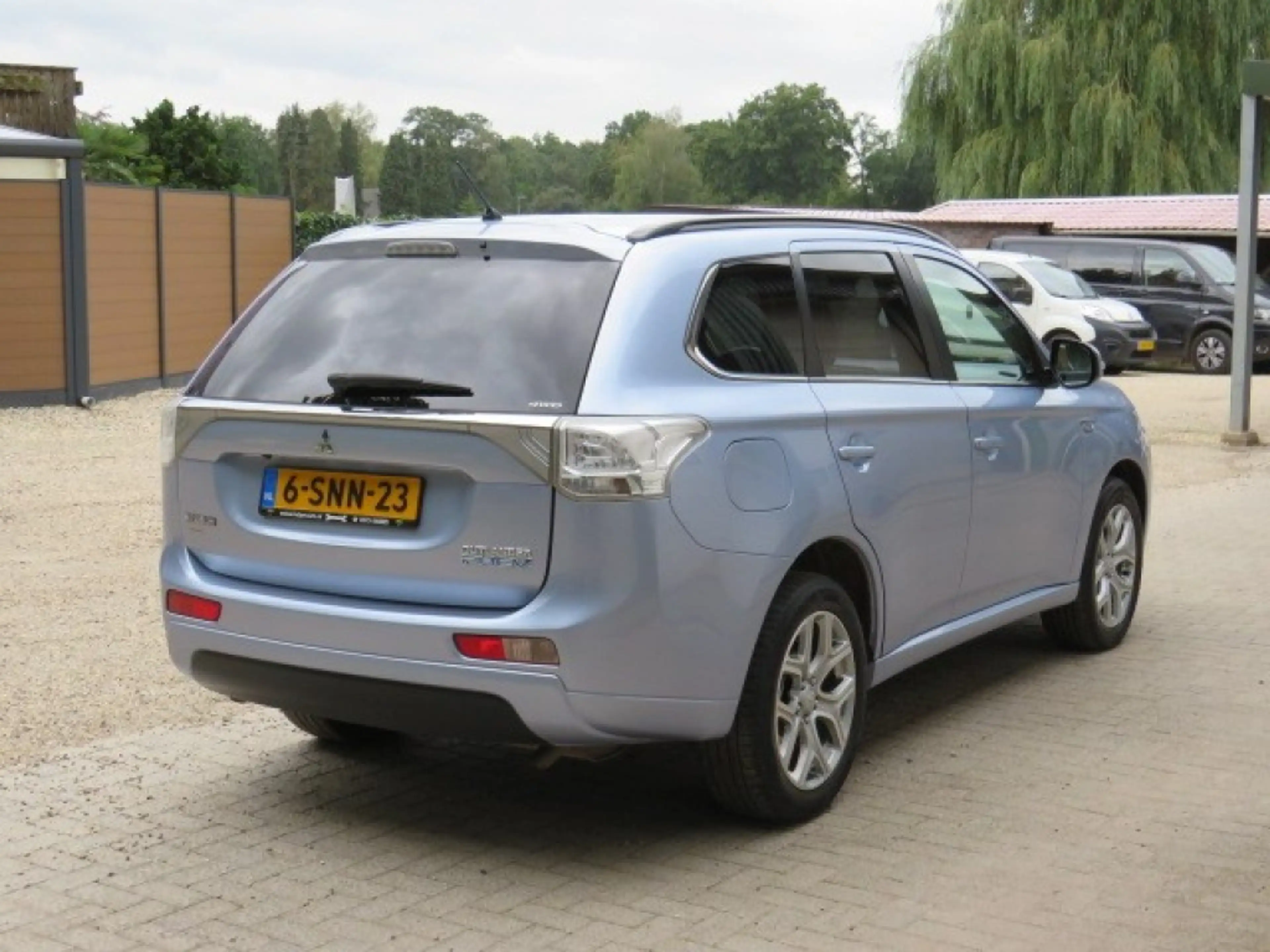 Mitsubishi Outlander 2.0 PHEV INTENSE + — photo 5