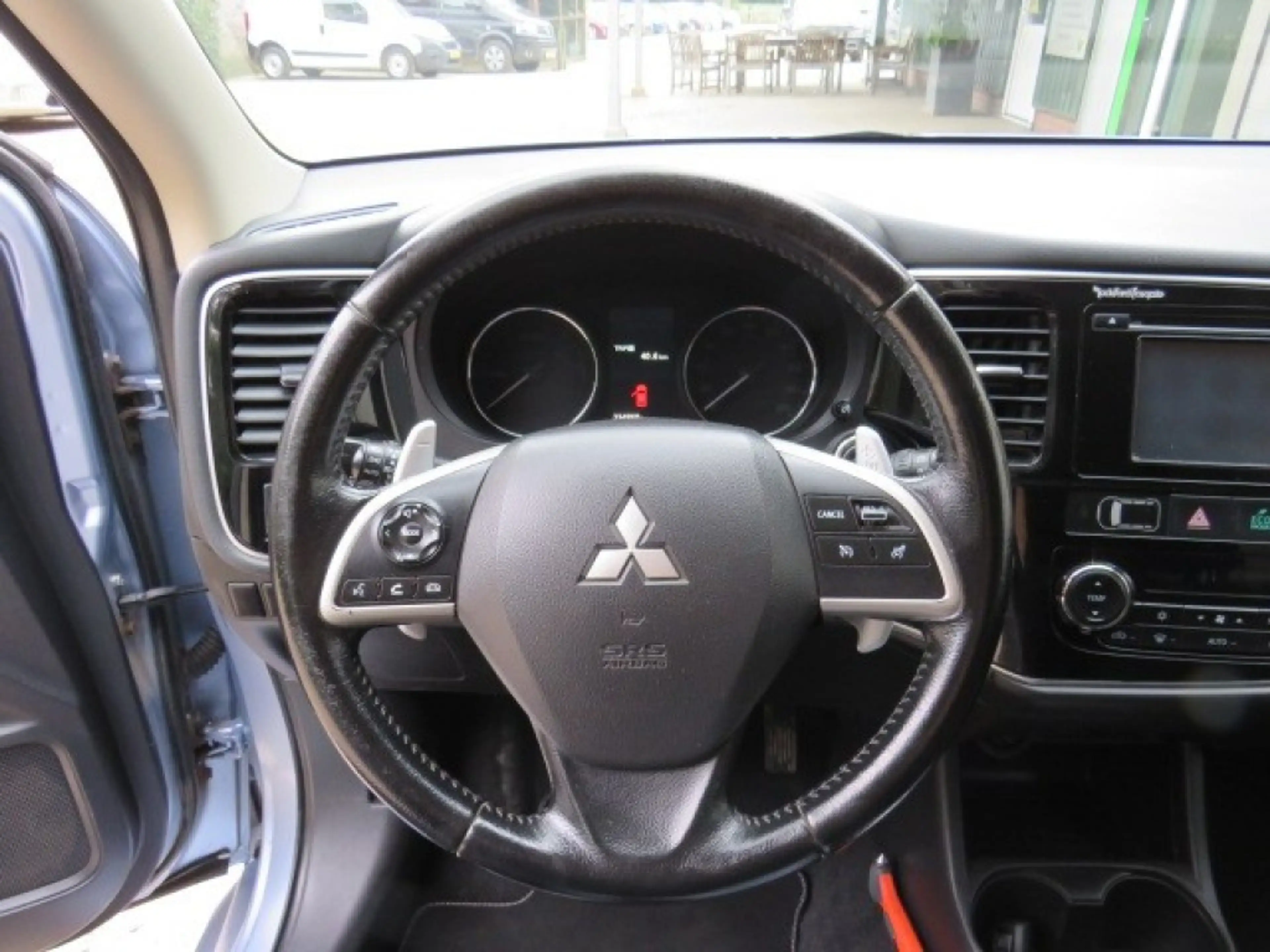 Mitsubishi Outlander 2.0 PHEV INTENSE + — photo 16