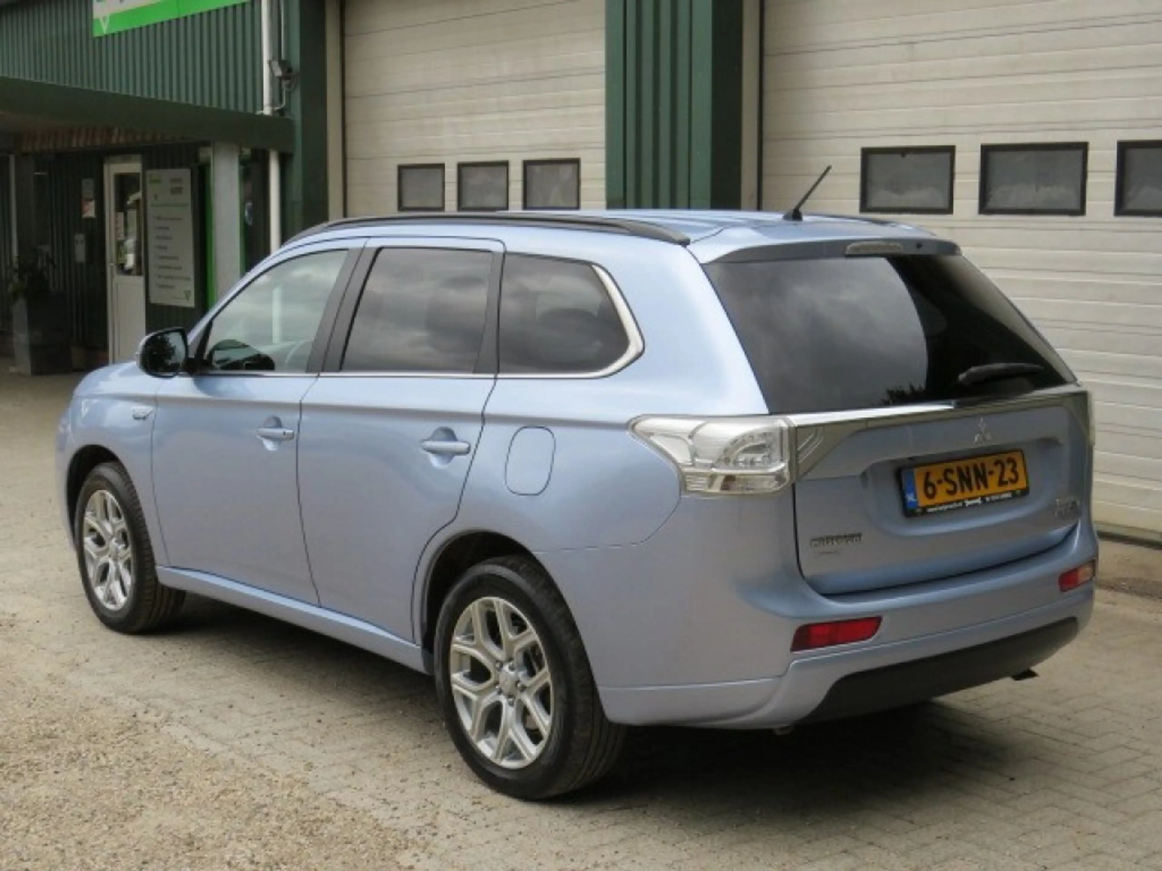 Mitsubishi Outlander 2.0 PHEV INTENSE + — photo 7