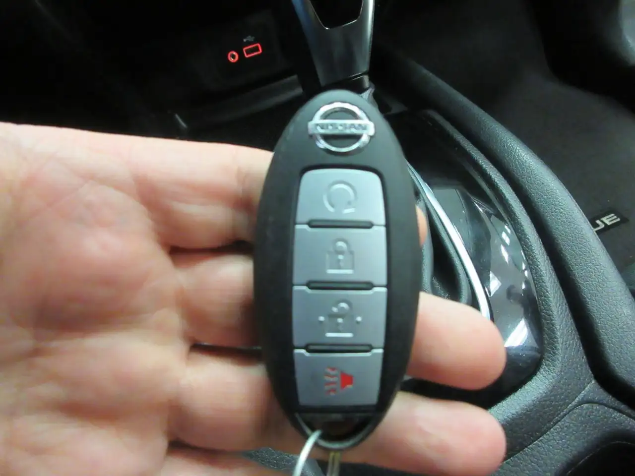 Nissan Rogue снимка Nissan Rogue