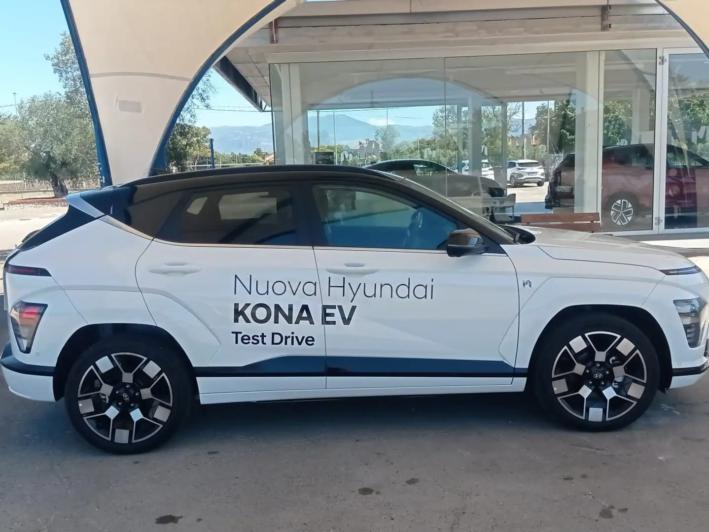 Hyundai KONA E65,4KWH XCLASS SPECIAL EDITION 0655 TASSO 3% Bianco - 1