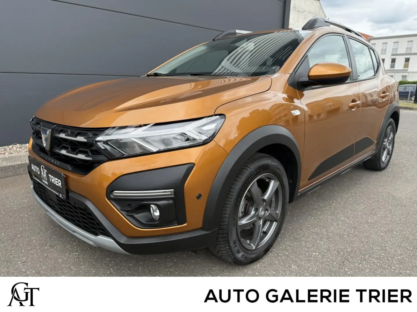 Dacia Sandero 1.0 TCe 90 Stepway Com. LED NAVI PDC AHK Klima Naranja - 1
