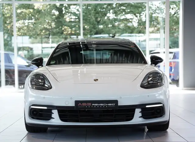 Porsche Panamera view 3
