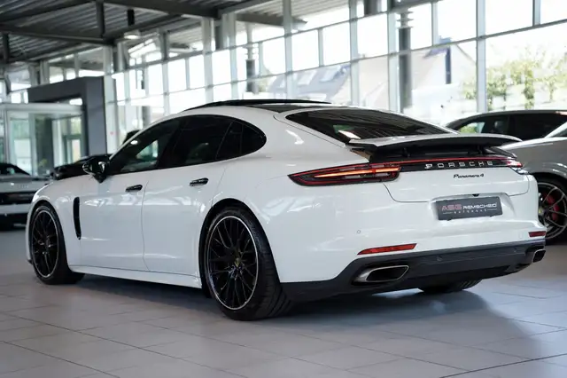 Porsche Panamera view 10