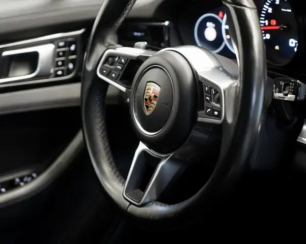 Porsche Panamera view 15
