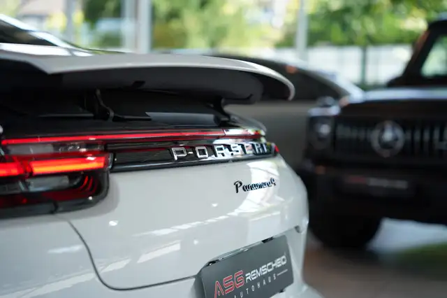 Porsche Panamera view 24