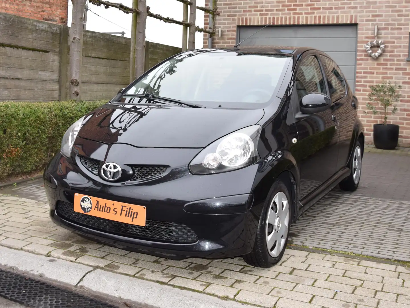 Toyota Aygo SUPER MOOIE TOYOTA AYGO MET MAAR SLECHTS 58.000KM Noir - 1