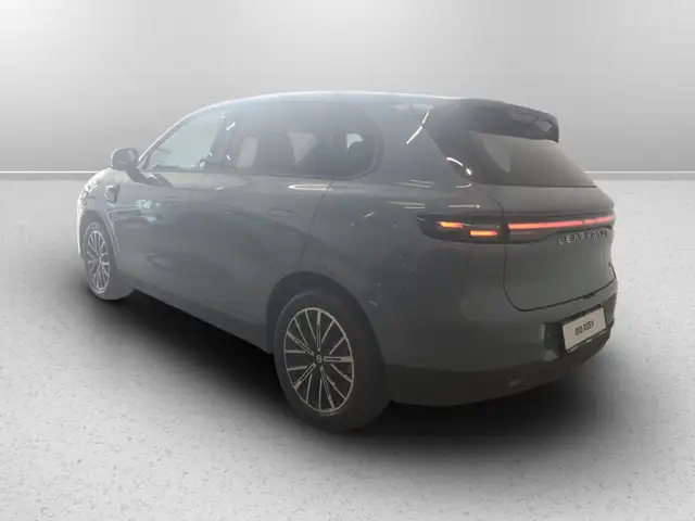 Leapmotor B10 view 4