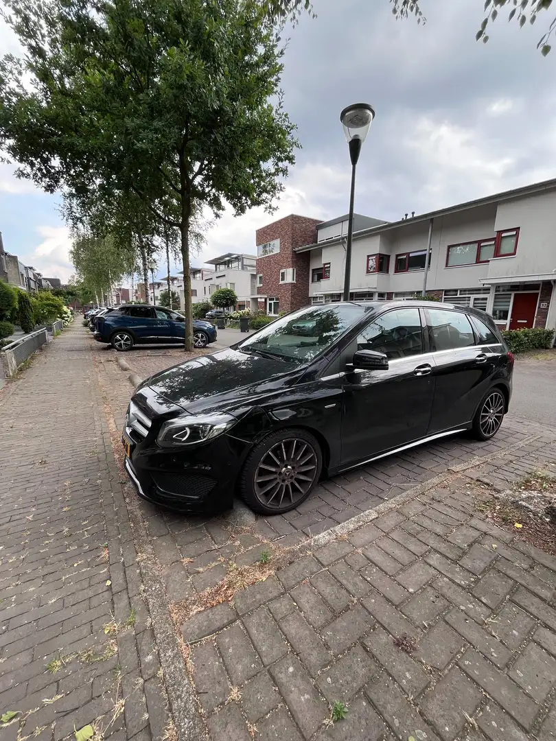 Mercedes-Benz B 180 AMG Zwart - 2