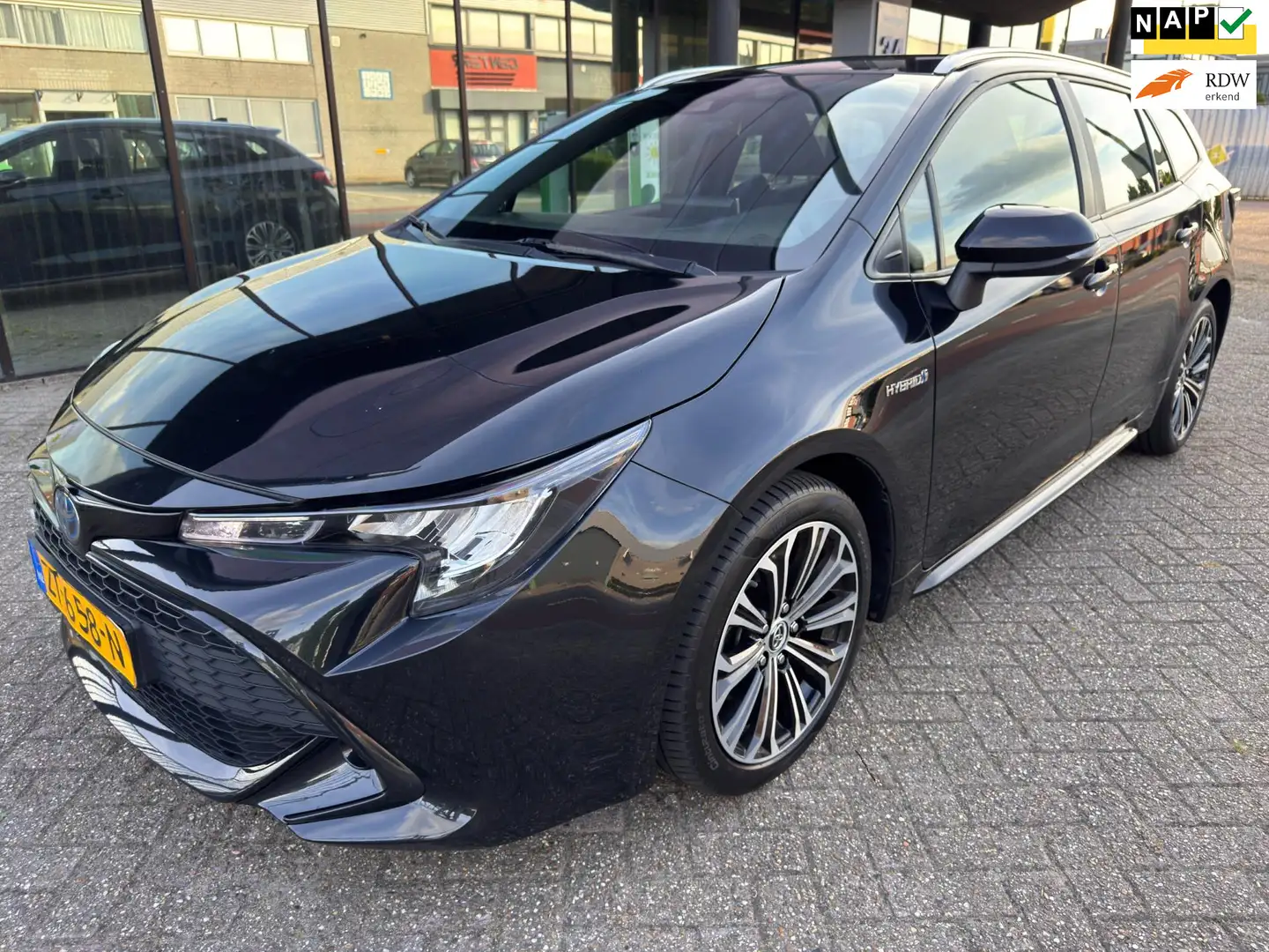 Toyota Corolla Touring Sports 2.0 Hybrid / Camera / LED / Xenon / Noir - 1