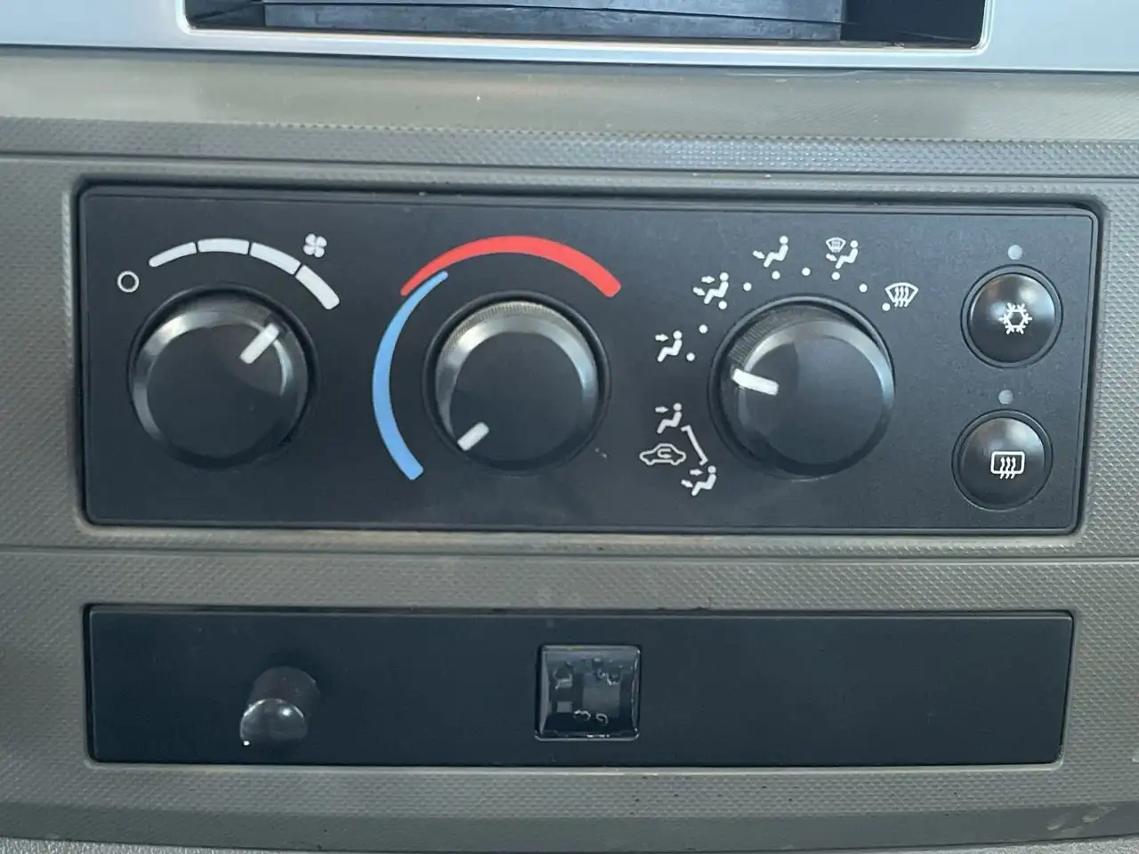 Dodge RAM снимка Dodge RAM