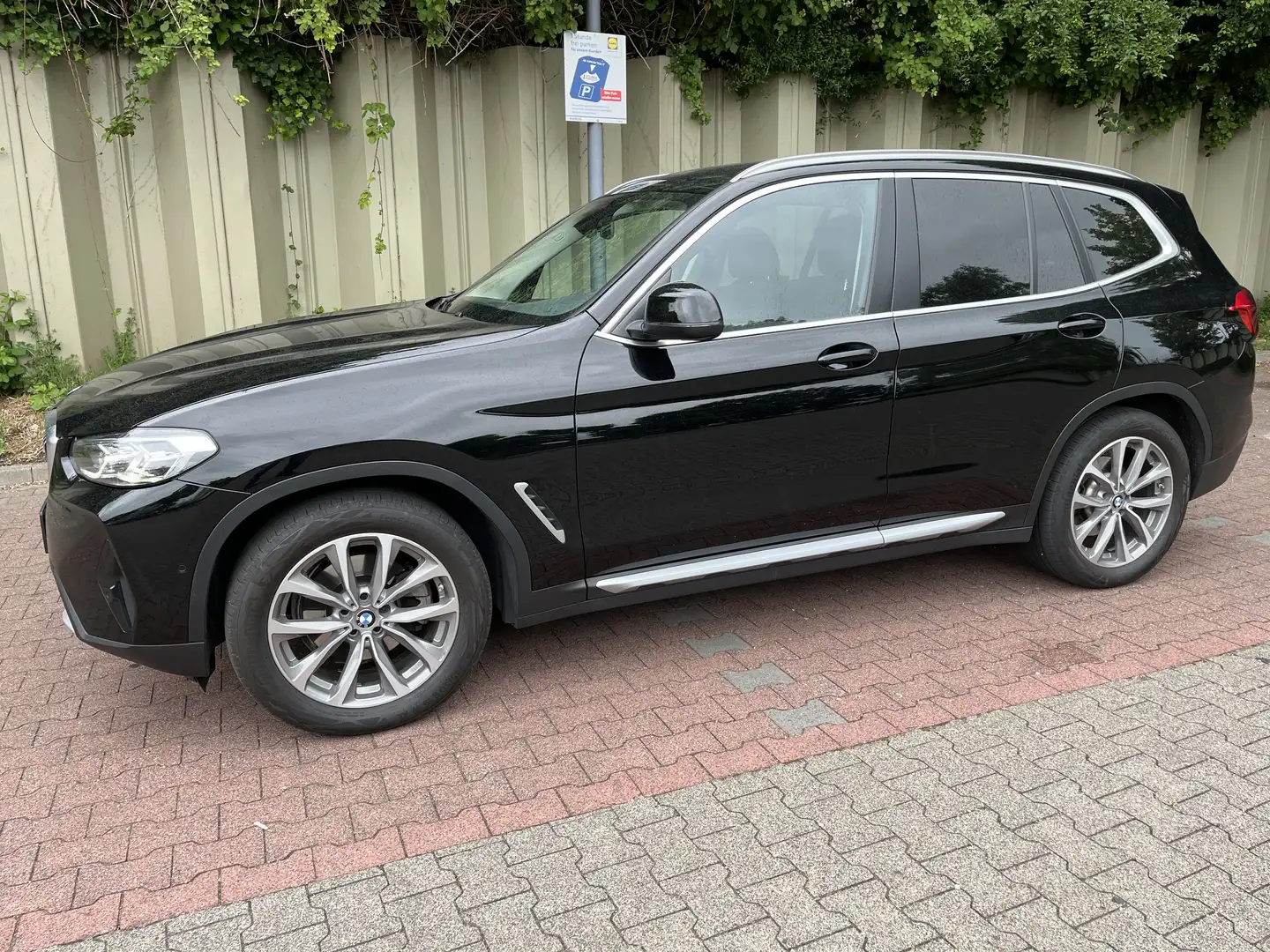 BMW X3 xDrive 20 d Schwarz - 1
