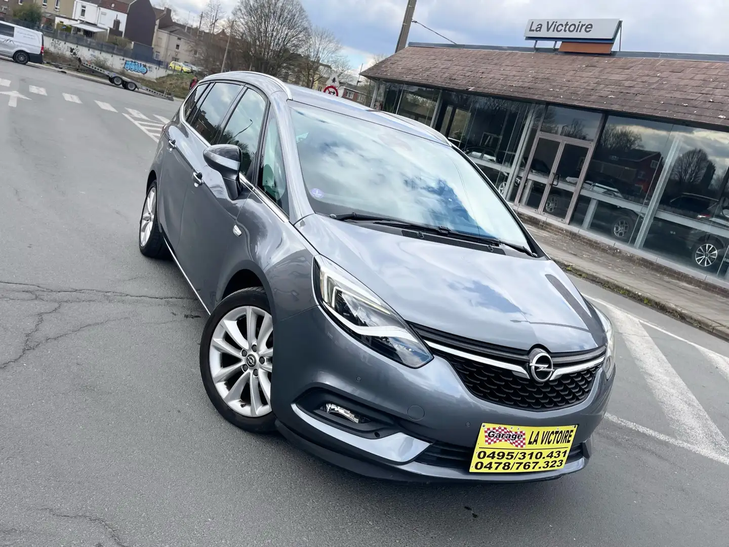 Opel Zafira Tourer 1.4 Turbo Edition 7 PLaces Boite Automatique Gris - 1