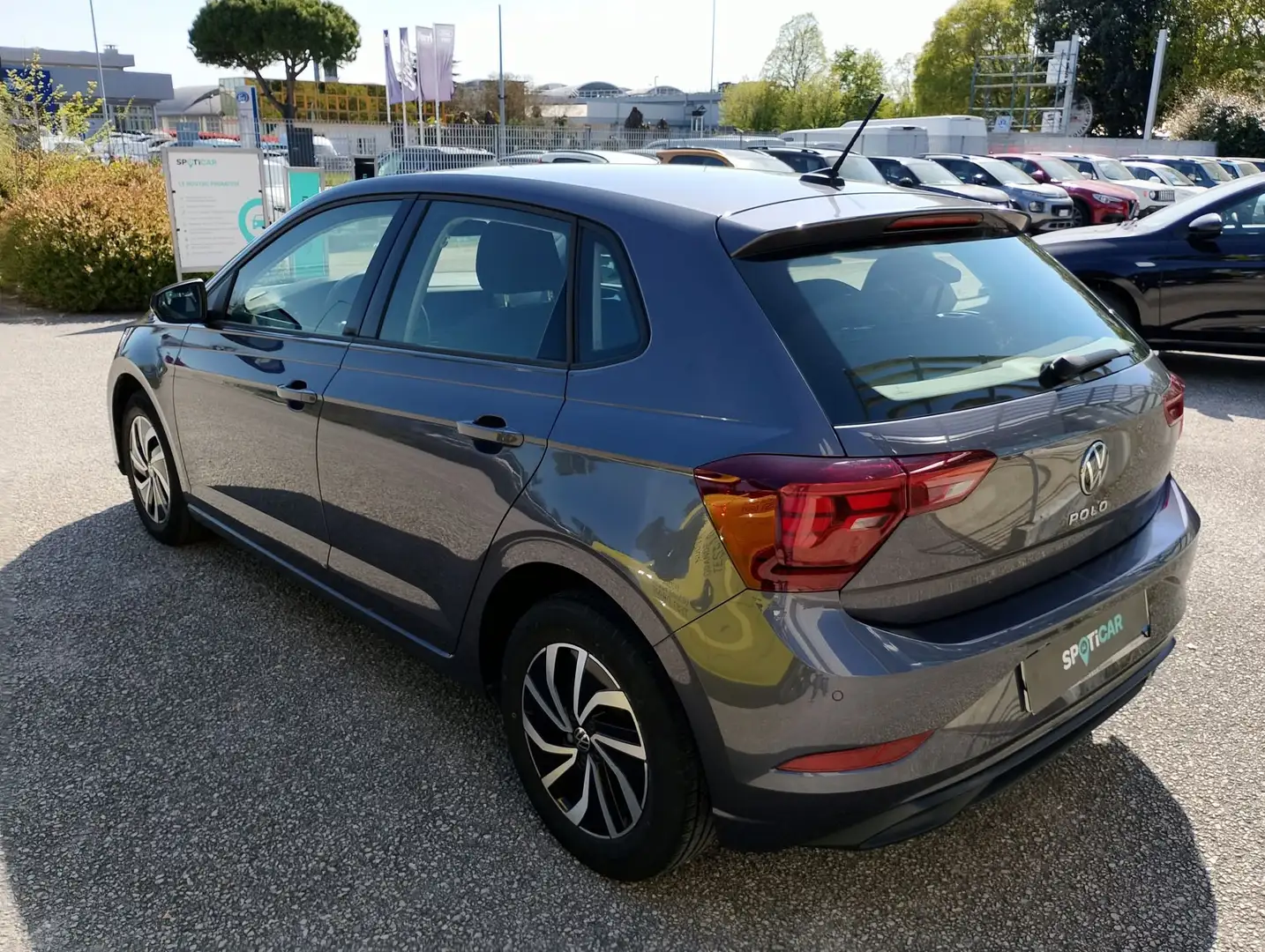Volkswagen Polo 1.0 TSI DSG Style Gris - 2