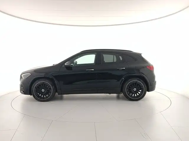 Mercedes-Benz GLA view 2