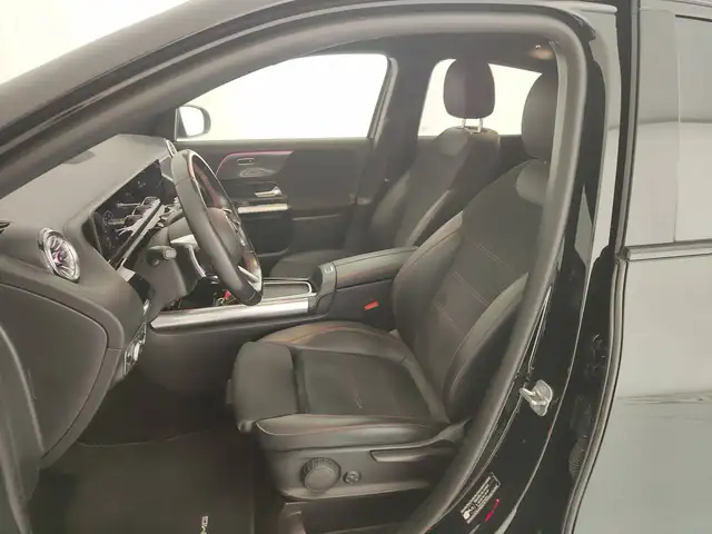 Mercedes-Benz GLA view 14
