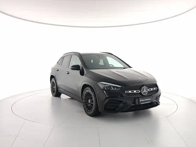 Mercedes-Benz GLA view 7