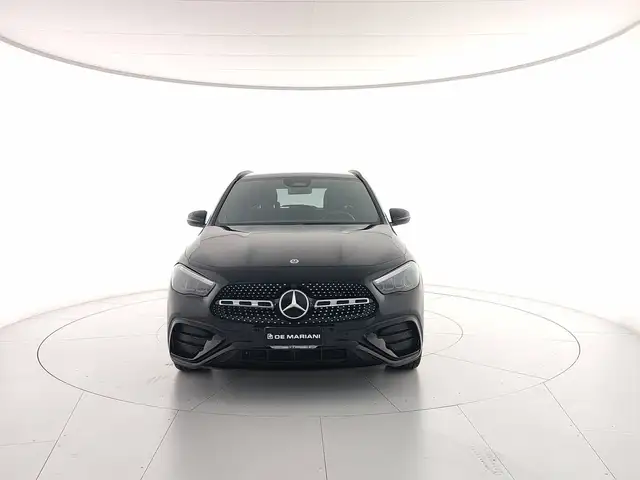 Mercedes-Benz GLA view 8