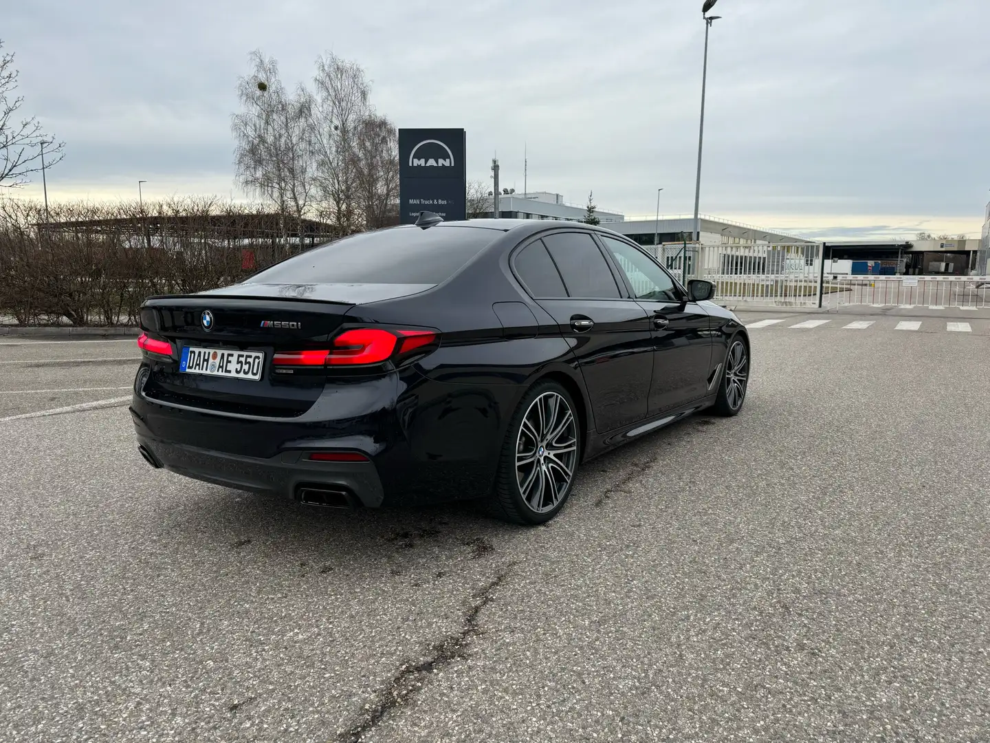 BMW 550 M550i xDrive Aut. Black - 2