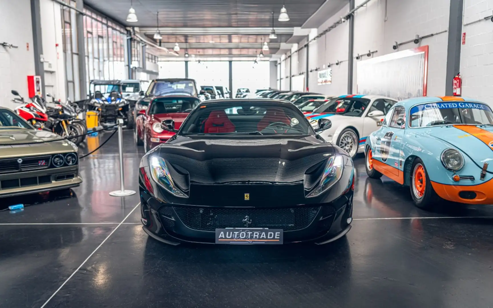 Ferrari 812 Superfast Negro - 2