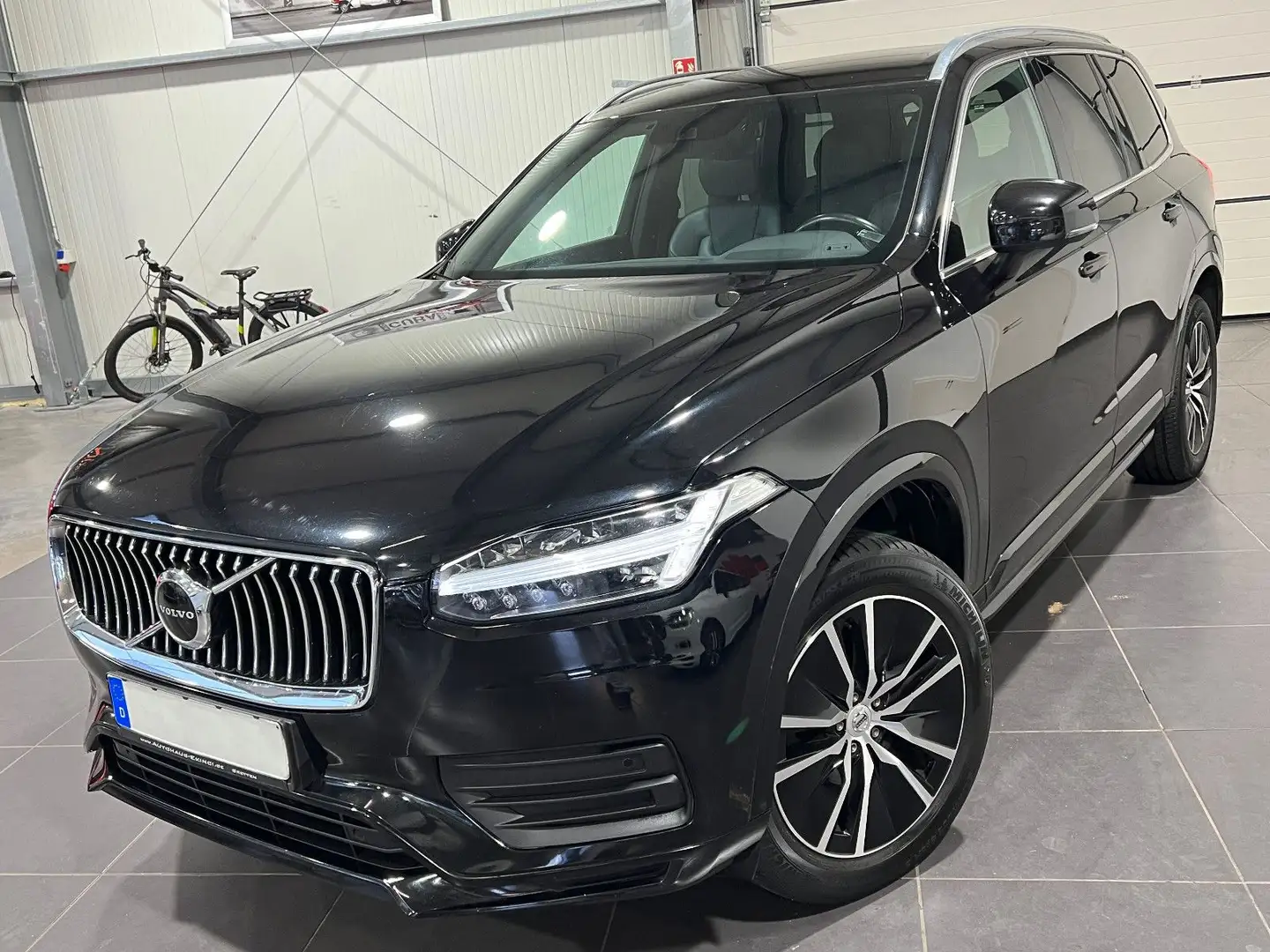 Volvo XC90 2.0 D AWD Automatik **Navi*Leder*LED*AHK** Noir - 1