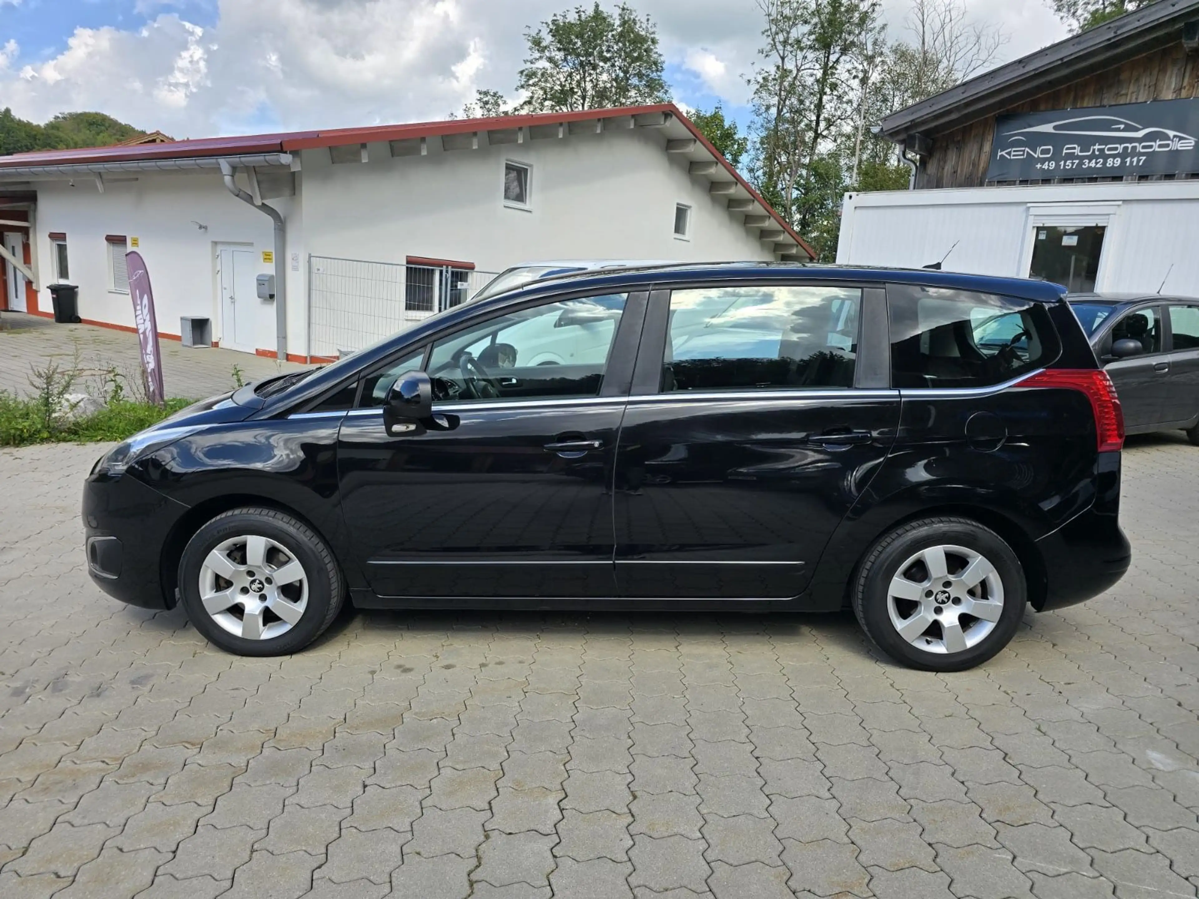 Peugeot 5008 Active — photo 8