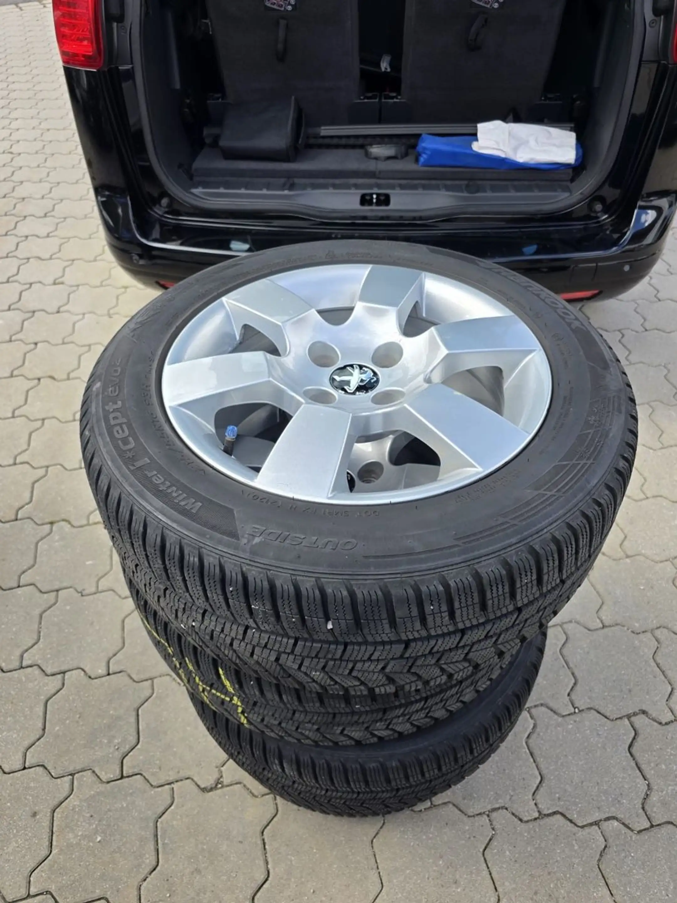 Peugeot 5008 Active — photo 42