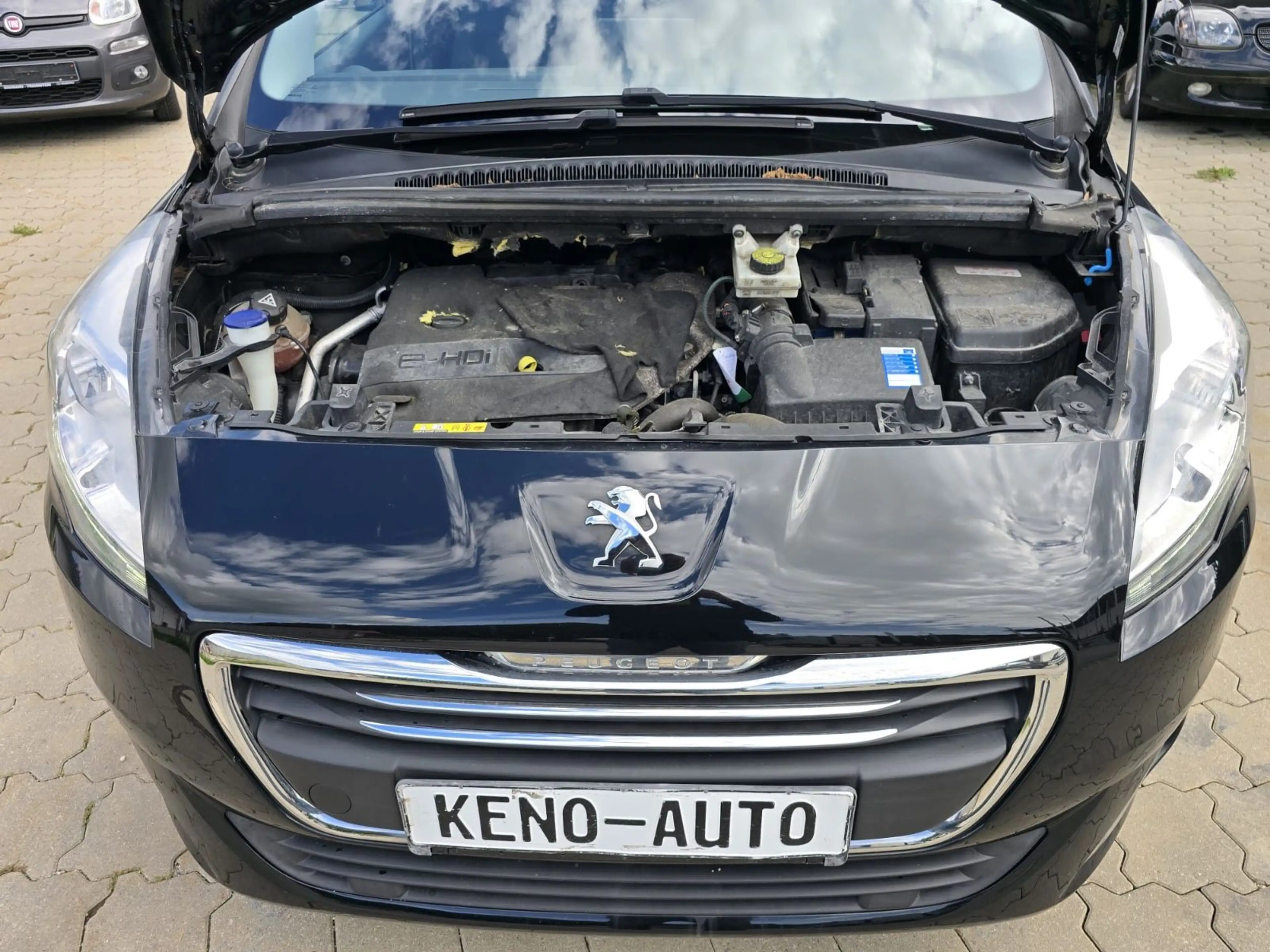Peugeot 5008 Active — photo 32
