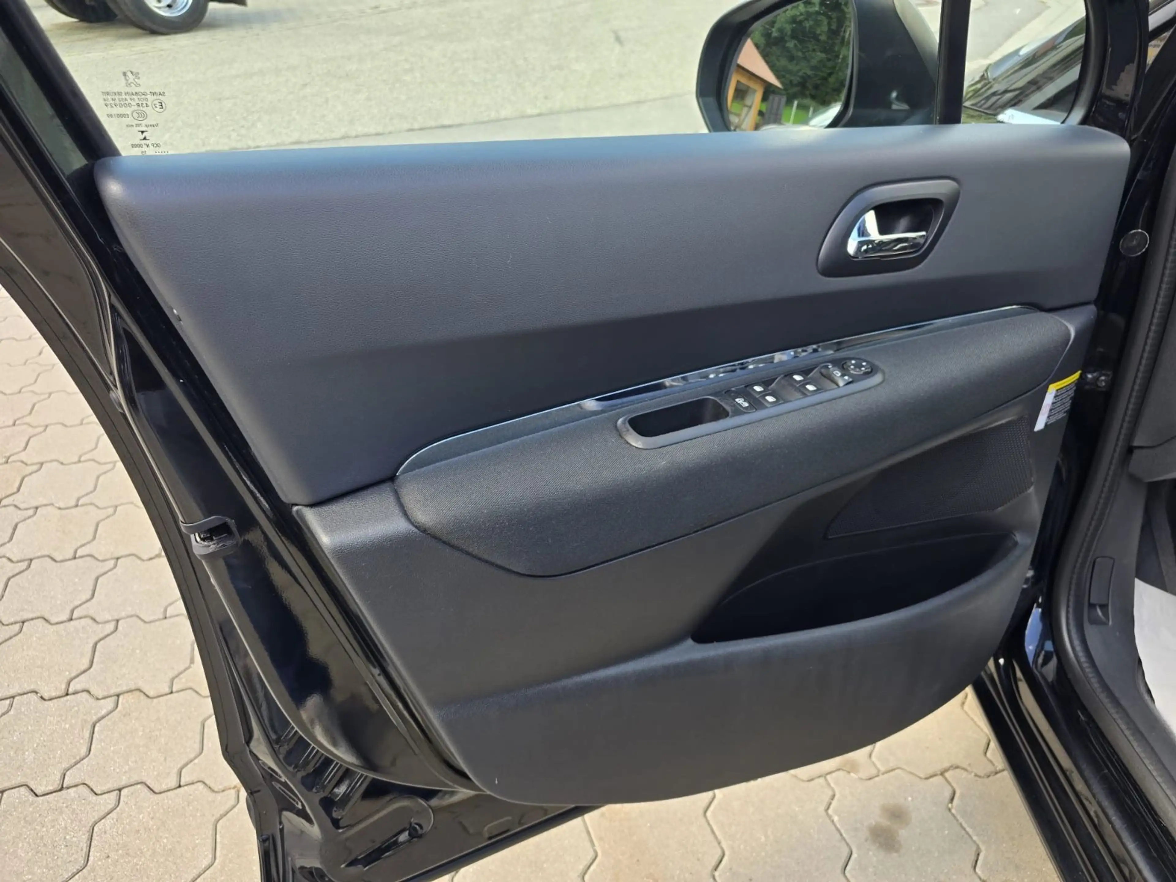 Peugeot 5008 Active — photo 10