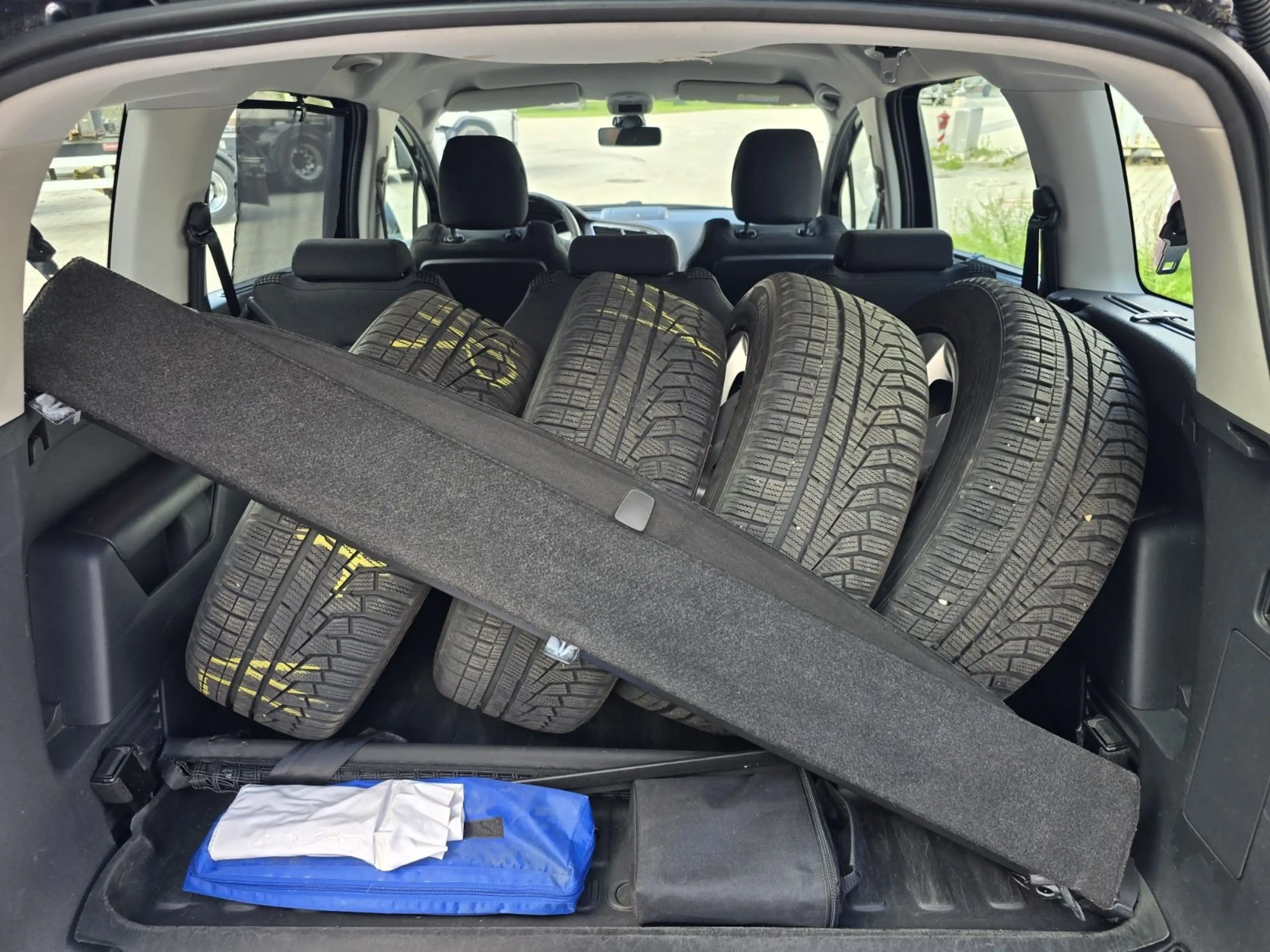 Peugeot 5008 Active — photo 29