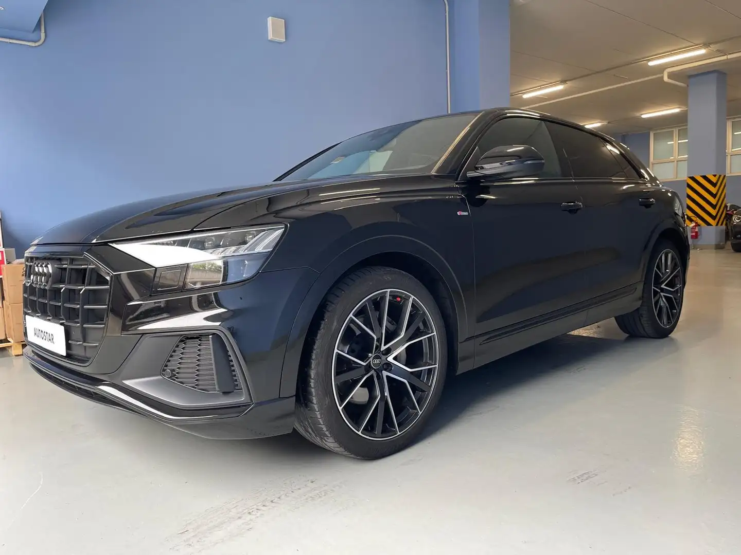 Audi Q8 50 3.0 Tdi 286 CV S-LINE Schwarz - 1