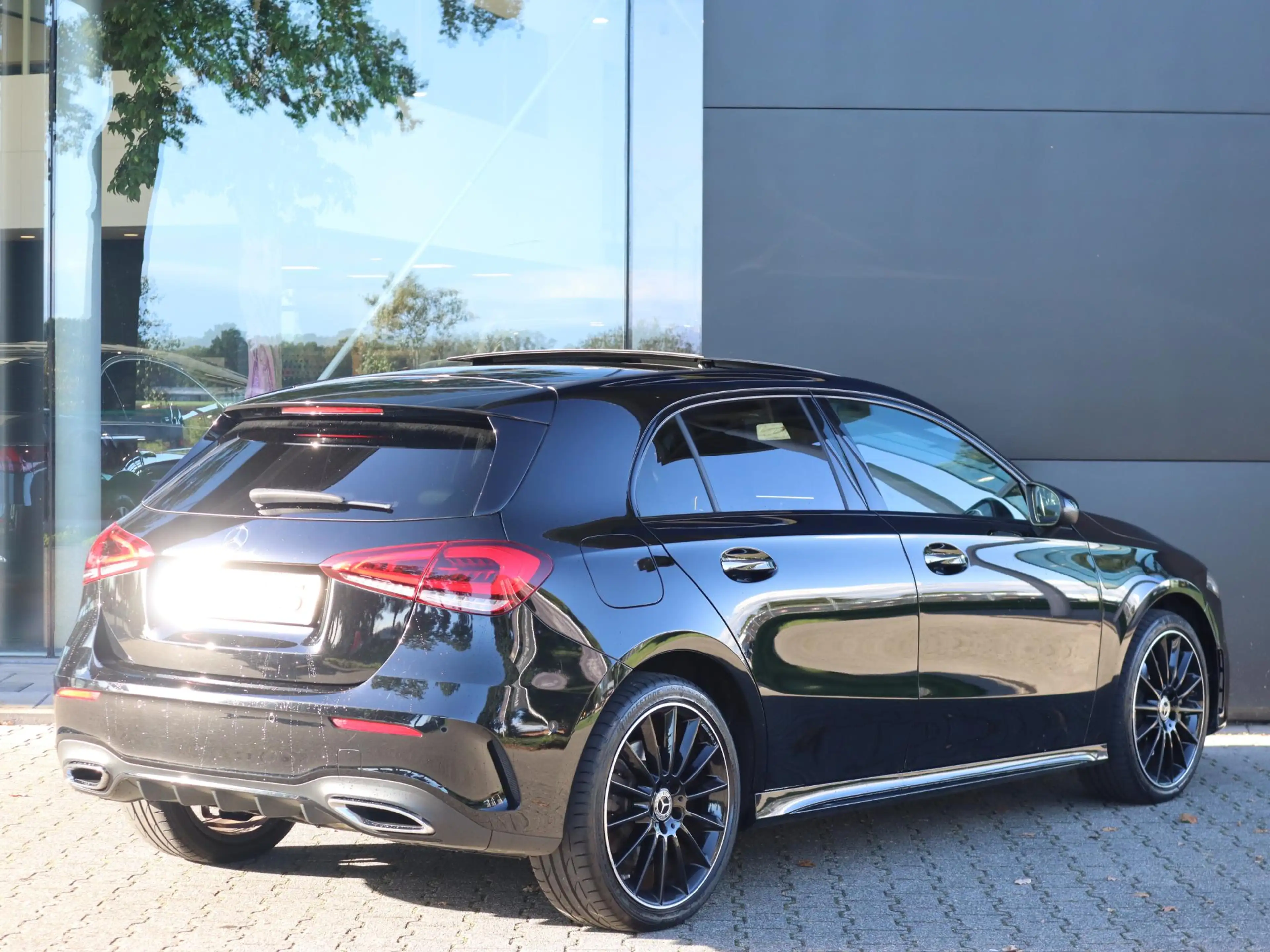 Mercedes-Benz A 250 e — photo 2