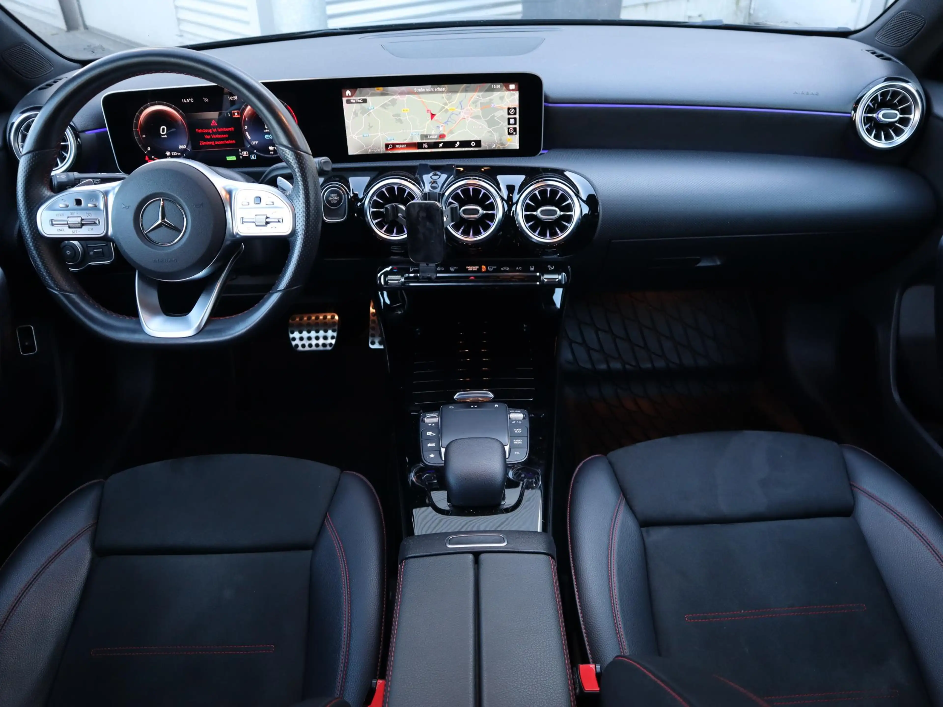 Mercedes-Benz A 250 e — photo 12