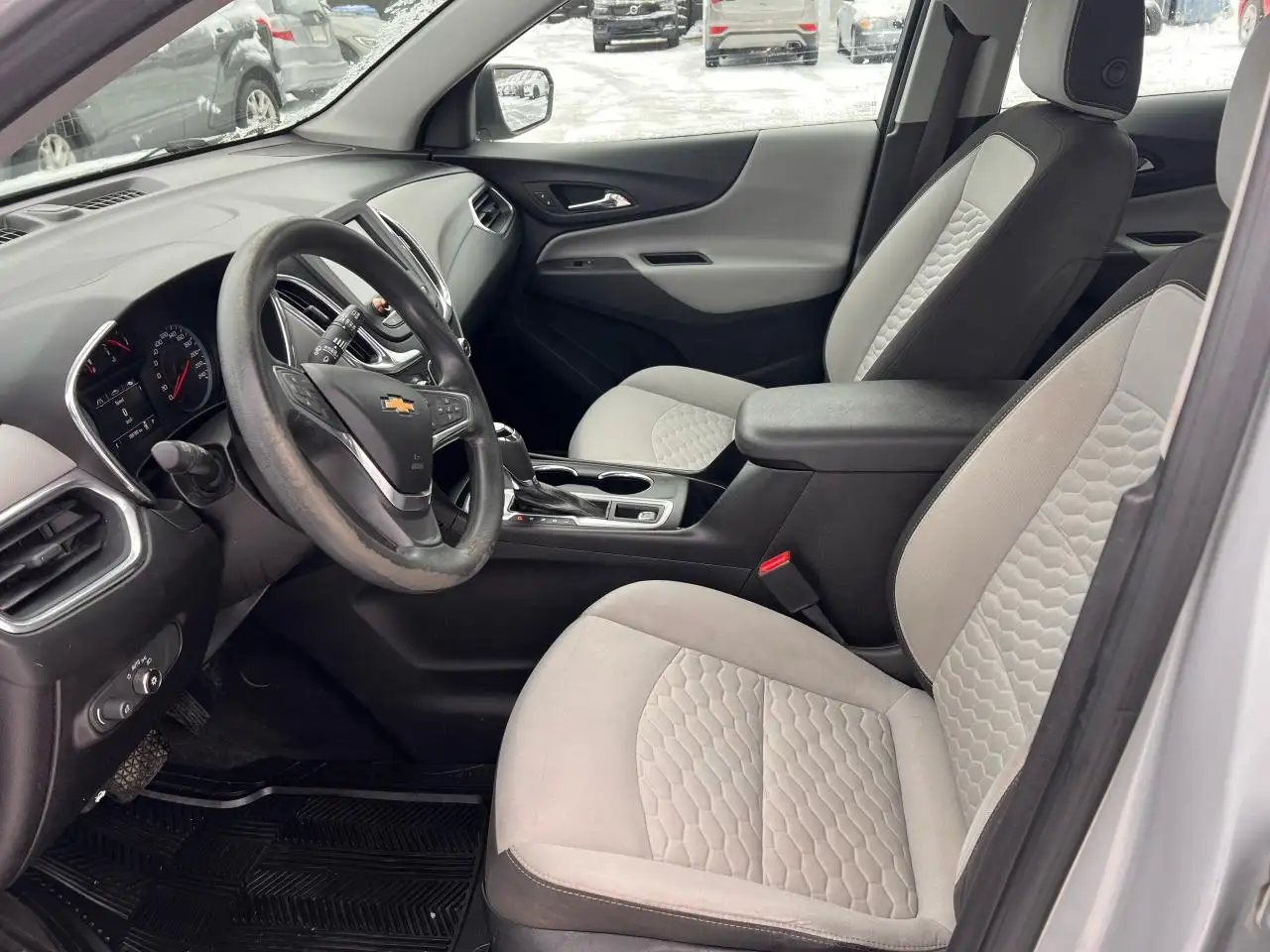 Chevrolet Equinox снимка Chevrolet Equinox